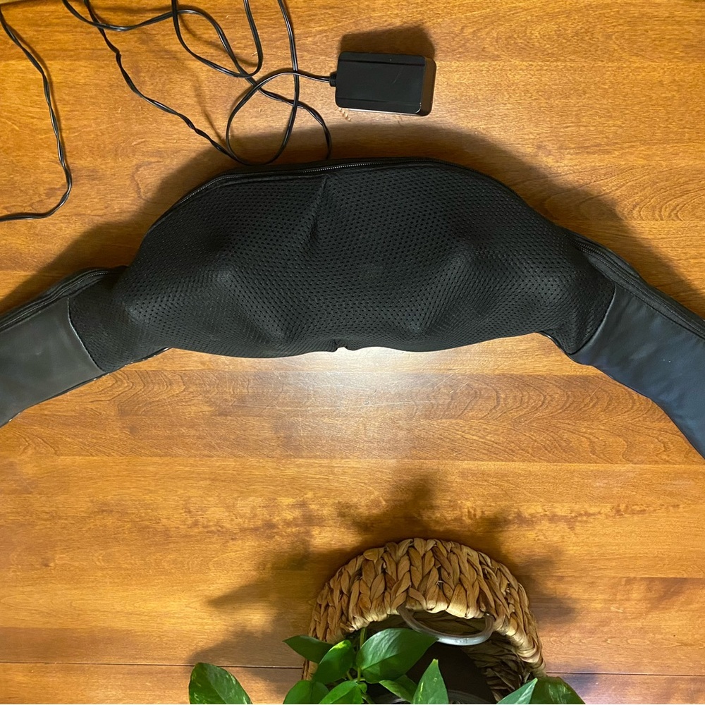 Portable massage device.  Great for back, shoulders, etc. Therapeutic, relaxing.
